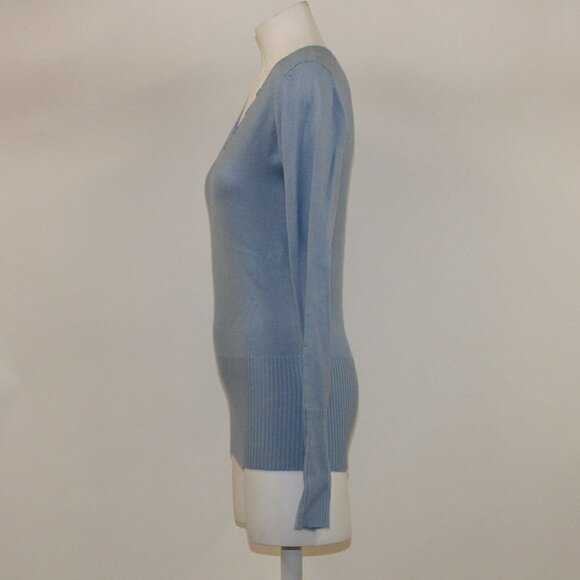 Takeout long  sleeve top - Picture 2 of 3